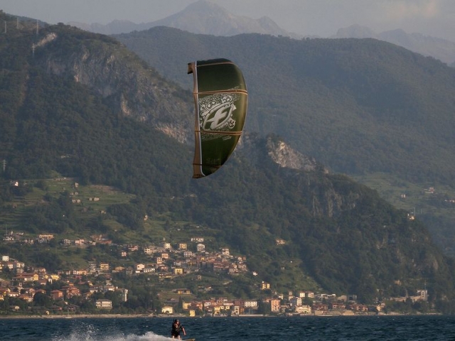  Kitesurf with experience 